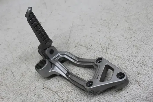 1989 KAWASAKI NINJA ZX10 ZX1000B REAR BACK PASSENGER PEG SET PAIR