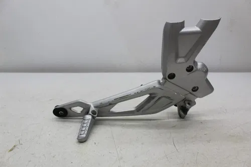 15-25 BMW G310R RIGHT DRIVER REARSET REAR SET FOOT PEG BRACKER