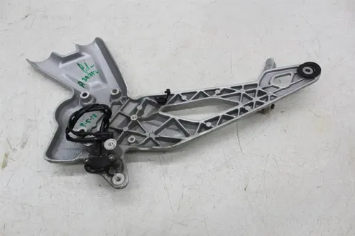 15-25 BMW G310R RIGHT DRIVER REARSET REAR SET FOOT PEG BRACKER