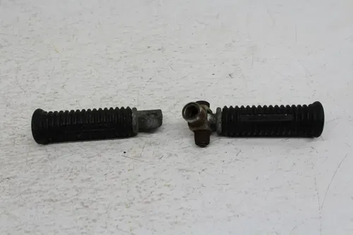 90 HARLEY-DAVIDSON FATBOY FLSTF REAR BACK PASSENGER PEG SET PAIR