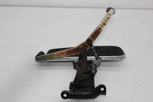 96-98 YAMAHA ROYAL STAR XVZ1300A LEFT FRONT FOOT REST PEG STEP HEEL SHIFTER