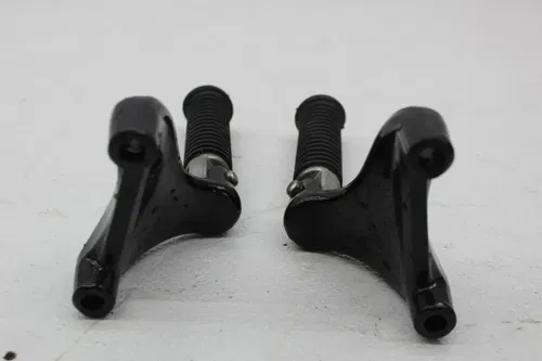 07-11 HARLEY-DAVIDSON SPORTSTER 1200 XL1200C REAR PASSENGER FOOT STEP PEGS
