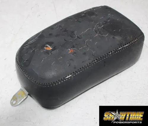 74 HARLEY-DAVIDSON SPORTSTER IRONHEAD 1000 REAR BACK PASSENGER SEAT PAD (READ)