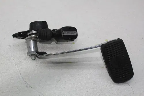 07-11 HARLEY-DAVIDSON ELECTRA GLIDE ULTRA CLASSIC FLHTCU REAR BACK BRAKE MASTER