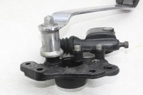 07-11 HARLEY-DAVIDSON ELECTRA GLIDE ULTRA CLASSIC FLHTCU REAR BACK BRAKE MASTER