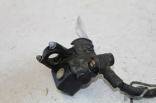 99 KAWASAKI MOJAVE 250 LEFT RIGHT FRONT BRAKE CALIPERS PAIR FRONT MASTER W LEVER