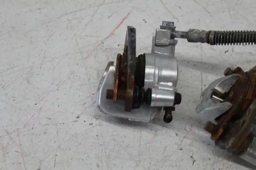 99 KAWASAKI MOJAVE 250 LEFT RIGHT FRONT BRAKE CALIPERS PAIR FRONT MASTER W LEVER