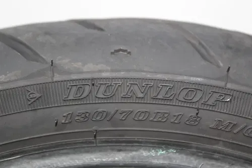 harley davidson dunlop d408f 130/70b18 m/c 63h front tire (tread:4/32nds)