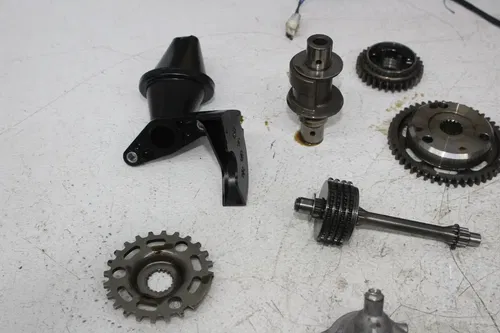 09-11 SUZUKI GSXR1000 ENGINE MOTOR PARTS AND HARDWARE NUTS BOLTS GEARS
