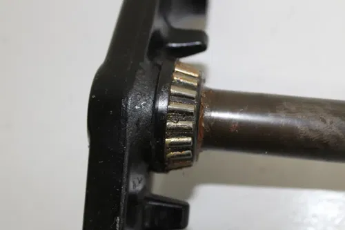 1990 KAWASAKI NINJA ZX11 ZX1100C FRONT FORKS CLAMP LOWER TRIPLE TREE STEM