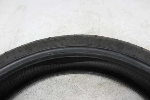 METZELER ROADTEC Z6 FRONT WHEEL 4/32NDS TREAD SIZE 120/60R17