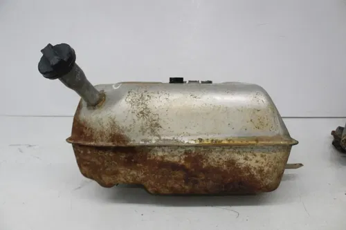 16 Can-am Commander 800r Xt Fuel Petrol Gas Tank Reservoir