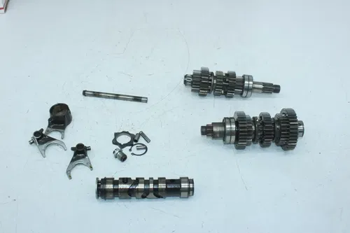 83 KAWASAKI ZX750A ENGINE MOTOR TRANSMISSION TRANNY GEARS