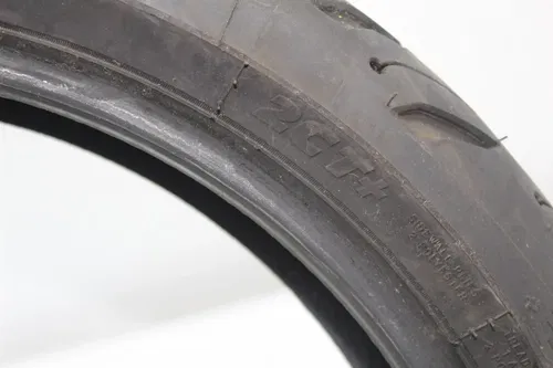 MICHELIN ROAD 6 120/70 ZR17 2CT FRONT TIRE (TREAD:6/32NDS)