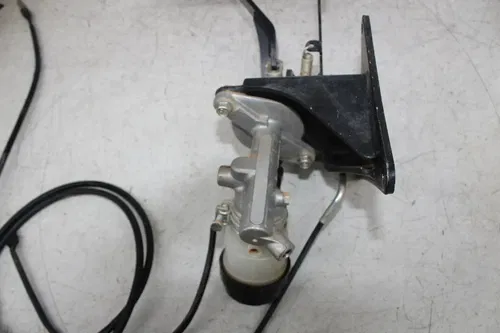 16-18 YAMAHA WOLVERINE YXE700 GAS ACCELERATION BRAKE PEDAL ASSEMBLY