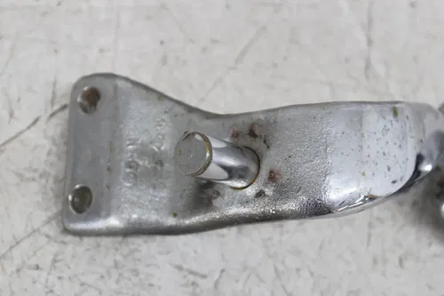 96-03 HARLEY-DAVIDSON DYNA SUPER GLIDE FXD RIGHT FRONT FOOT REST PEG STEP MOUNT
