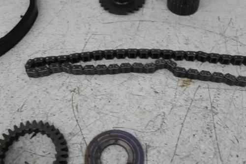 05-06 SUZUKI GSXR1000 ENGINE MOTOR PARTS AND HARDWARE NUTS BOLTS