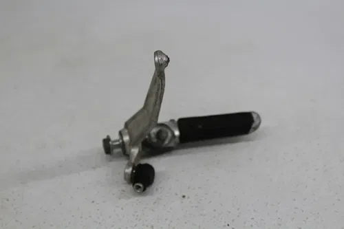 1997 SUZUKI TL1000S LEFT REARSET REAR SET DRIVER FOOT PEG REST STOP