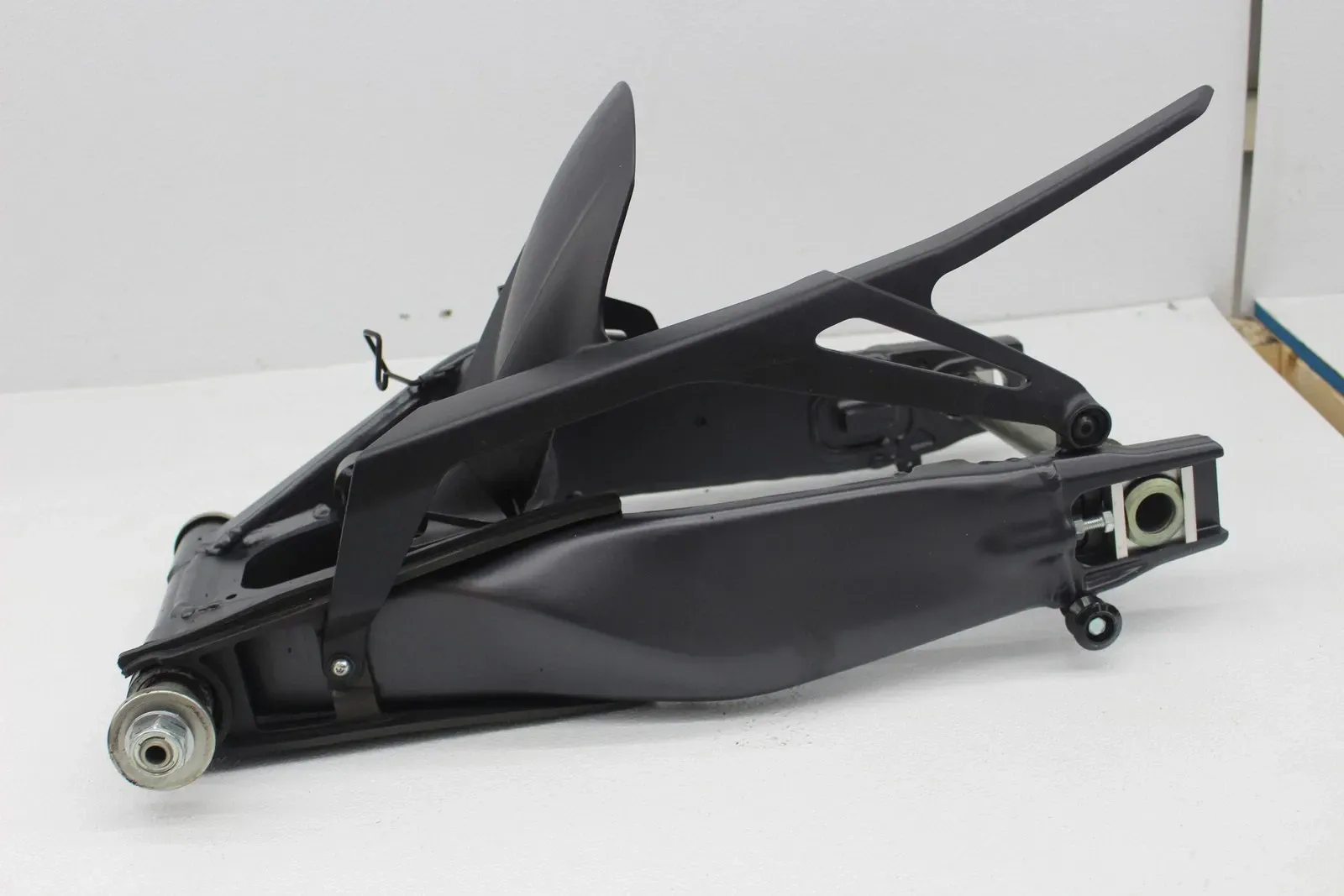 23-25 YAMAHA MT-09 REAR SWINGARM BACK SUSPENSION SWING ARM