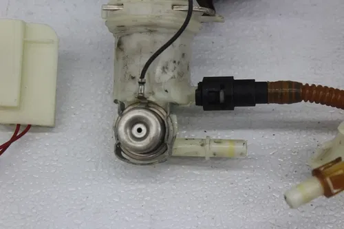 17-23 HARLEY-DAVIDSON ELECTRA GLIDE ULTRA CLASSIC FLHTCUI FUEL GAS PUMP