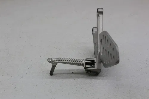06-07 YAMAHA YZF R6 LEFT FRONT DRIVER FOOT PEG REARSET W/ SHIFTER LINKAGE