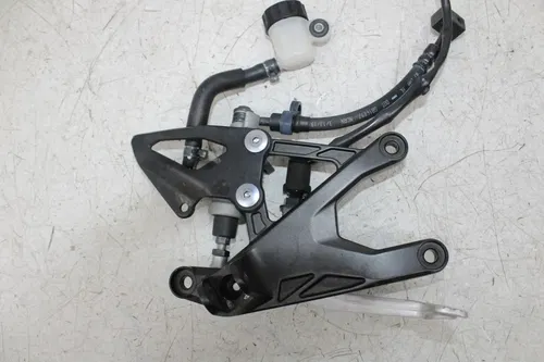 15-19 YAMAHA YZF R1 RIGHT REARSET REAR SET DRIVER FOOT PEG MASTER BRAKE PEDAL
