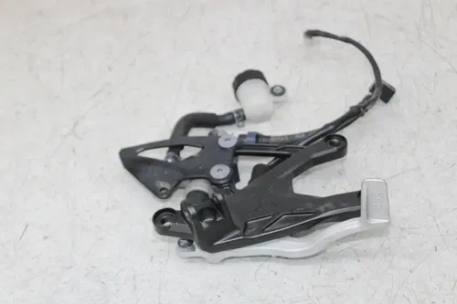15-19 YAMAHA YZF R1 RIGHT REARSET REAR SET DRIVER FOOT PEG MASTER BRAKE PEDAL