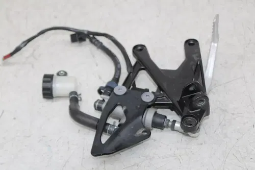 15-19 YAMAHA YZF R1 RIGHT REARSET REAR SET DRIVER FOOT PEG MASTER BRAKE PEDAL