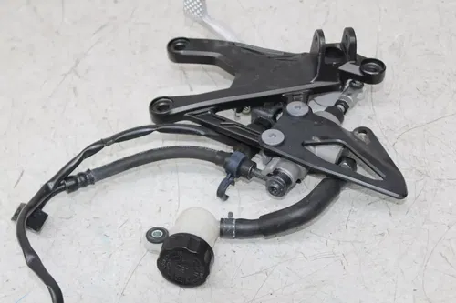 15-19 YAMAHA YZF R1 RIGHT REARSET REAR SET DRIVER FOOT PEG MASTER BRAKE PEDAL