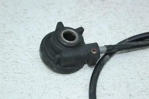 90 SUZUKI DR250S SPEEDOMETER DRIVE GEAR W/ CABLE