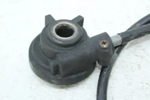 90 SUZUKI DR250S SPEEDOMETER DRIVE GEAR W/ CABLE