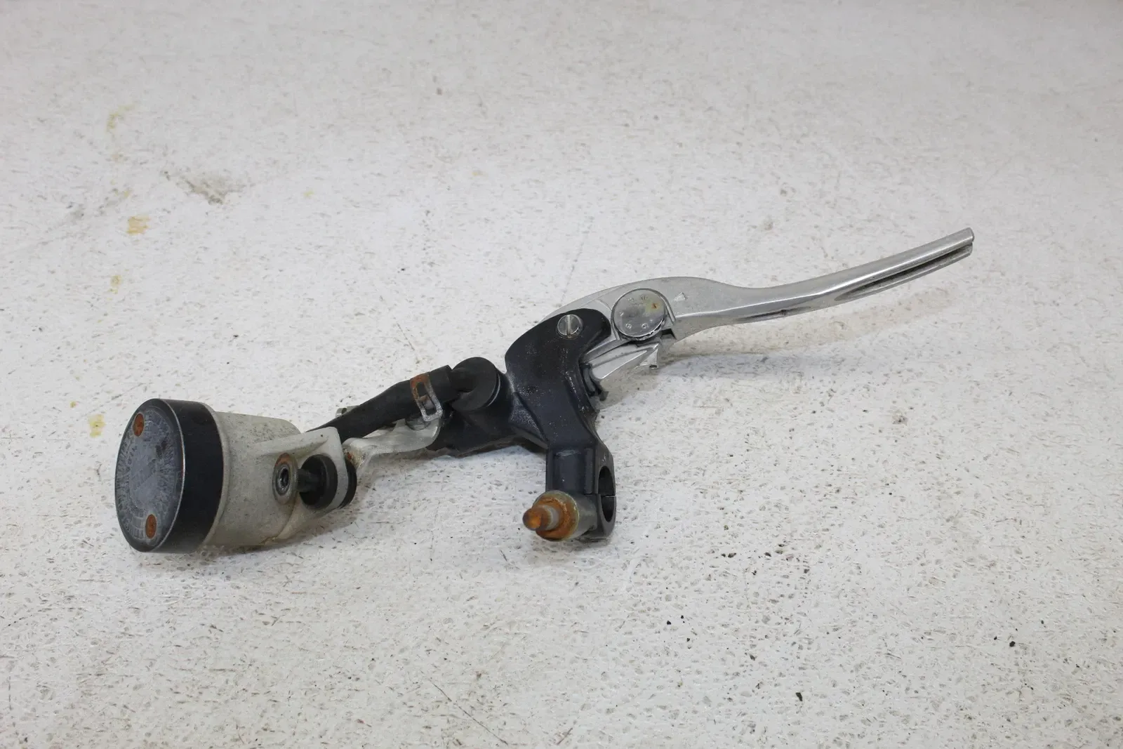 06-07 SUZUKI SV650 FRONT BRAKE MASTER CYLINDER W/ LEVER