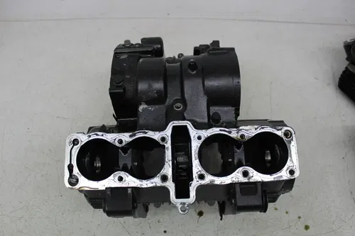 92-98 YAMAHA SECA II 600 ENGINE MOTOR CRANKCASE CRANK CASES BLOCK (SEE DESCP)