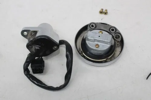 05-08 Kawasaki Vulcan 1500 Vn1500 Classic Ignition Lock Key gas cap set