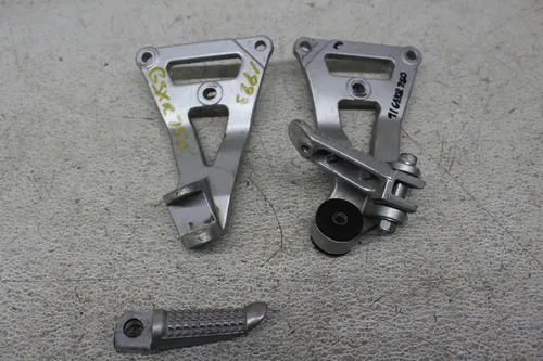 1993 SUZUKI GSXR750 REAR BACK PASSENGER PEG SET PAIR
