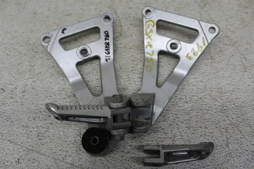 1993 SUZUKI GSXR750 REAR BACK PASSENGER PEG SET PAIR