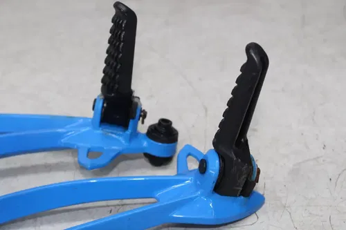 19-25 KAWASAKI NINJA ZX6R 636 LEFT RIGHT REAR BACK PASSENGER FOOT PEGS SET (READ