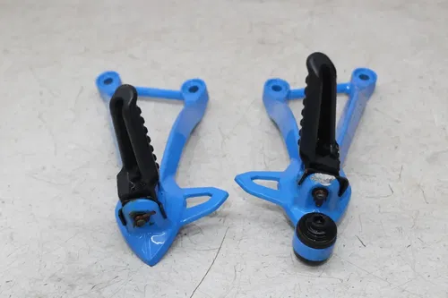 19-25 KAWASAKI NINJA ZX6R 636 LEFT RIGHT REAR BACK PASSENGER FOOT PEGS SET (READ