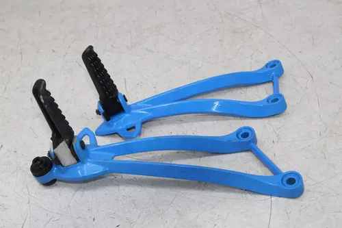 19-25 KAWASAKI NINJA ZX6R 636 LEFT RIGHT REAR BACK PASSENGER FOOT PEGS SET (READ