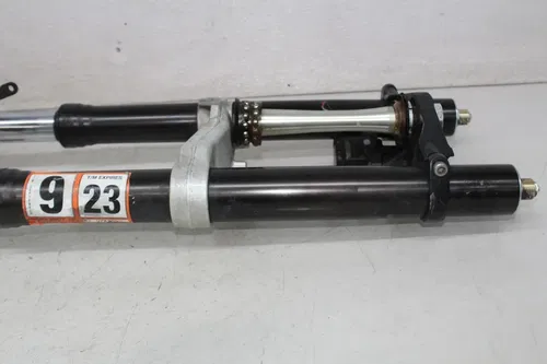 05 YAMAHA YZF R6 FRONT END FORKS TRIPLE TREE CLAMP FORK TUBES (SEE DESCP)