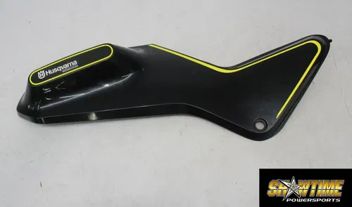 18-23 HUSQVARNA  SVARTPILEN 401 LEFT GAS TANK FUEL CELL PANEL COVER TRIM COWL