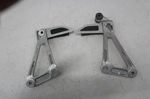 13-15 HONDA CBR500R CBR500 REAR BACK PASSENGER PEG SET PAIR