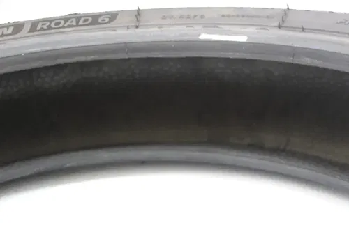 MICHELLIN ROAD 6 120/70 ZR 17 2CT+ FRONT TIRE ( TREAD: 5/32 NDS)