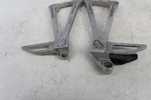 15-22 HONDA CBR300R REAR BACK PASSENGER PEG SET PAIR