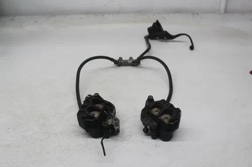 87-90 HONDA CBR600F RIGHT LEFT FRONT BRAKE CALIPER SET PAIR CALIPERS