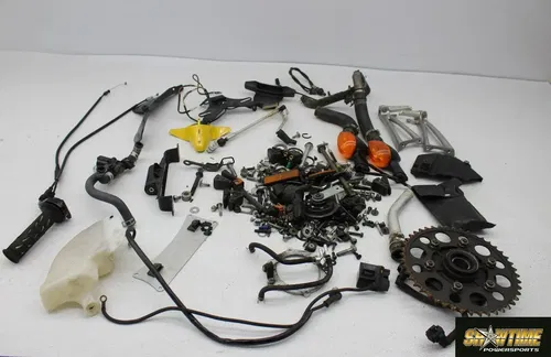 06-07 YAMAHA YZF R6 PARTS AND HARDWARE LOT