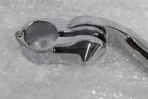 UNIVERSAL HARLEY DAVIDSON ADJUSTABLE HIGHWAY PEG MOUNTING KIT CHRM FITS 1.25"