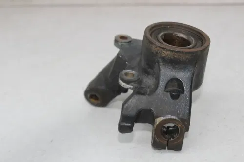 15-17 CAN-AM MAVERICK 1000R TURBO FRONT RIGHT AXLE CARRIER SPINDLE