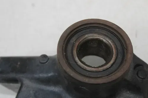 15-17 CAN-AM MAVERICK 1000R TURBO FRONT RIGHT AXLE CARRIER SPINDLE