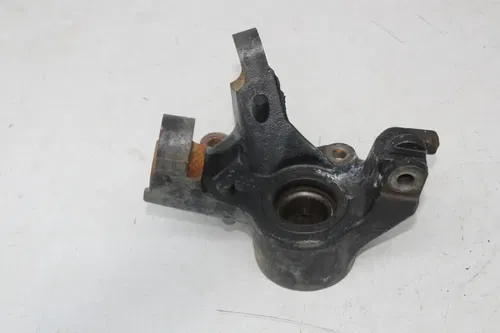 15-17 CAN-AM MAVERICK 1000R TURBO FRONT RIGHT AXLE CARRIER SPINDLE